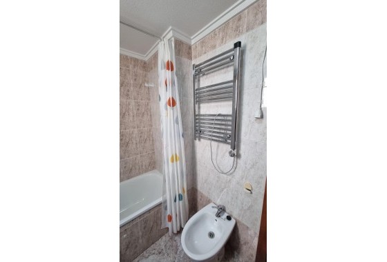 Resale - Apartment / flat - Torrevieja - Acequion