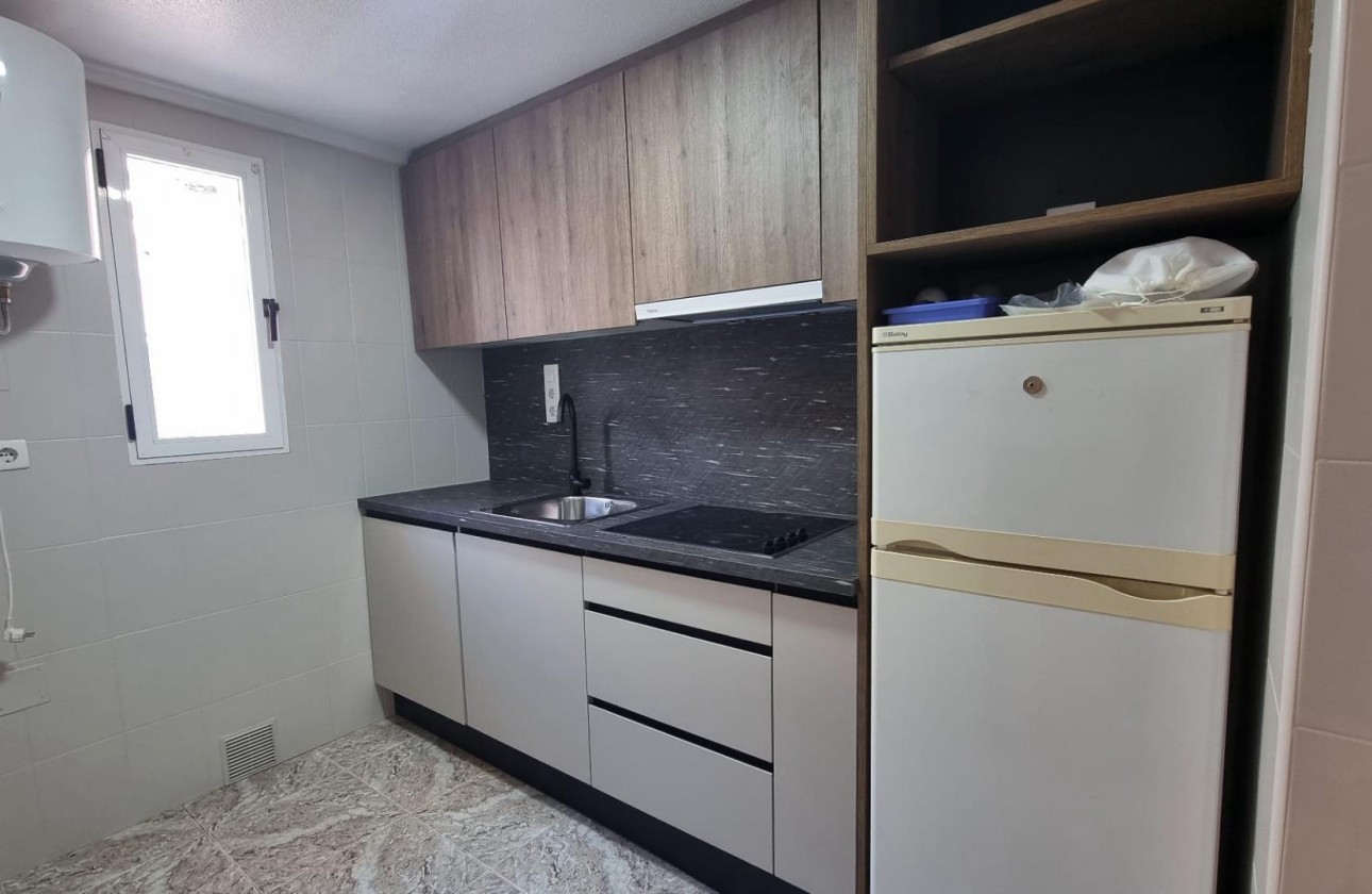 Resale - Apartment / flat - Torrevieja - Acequion
