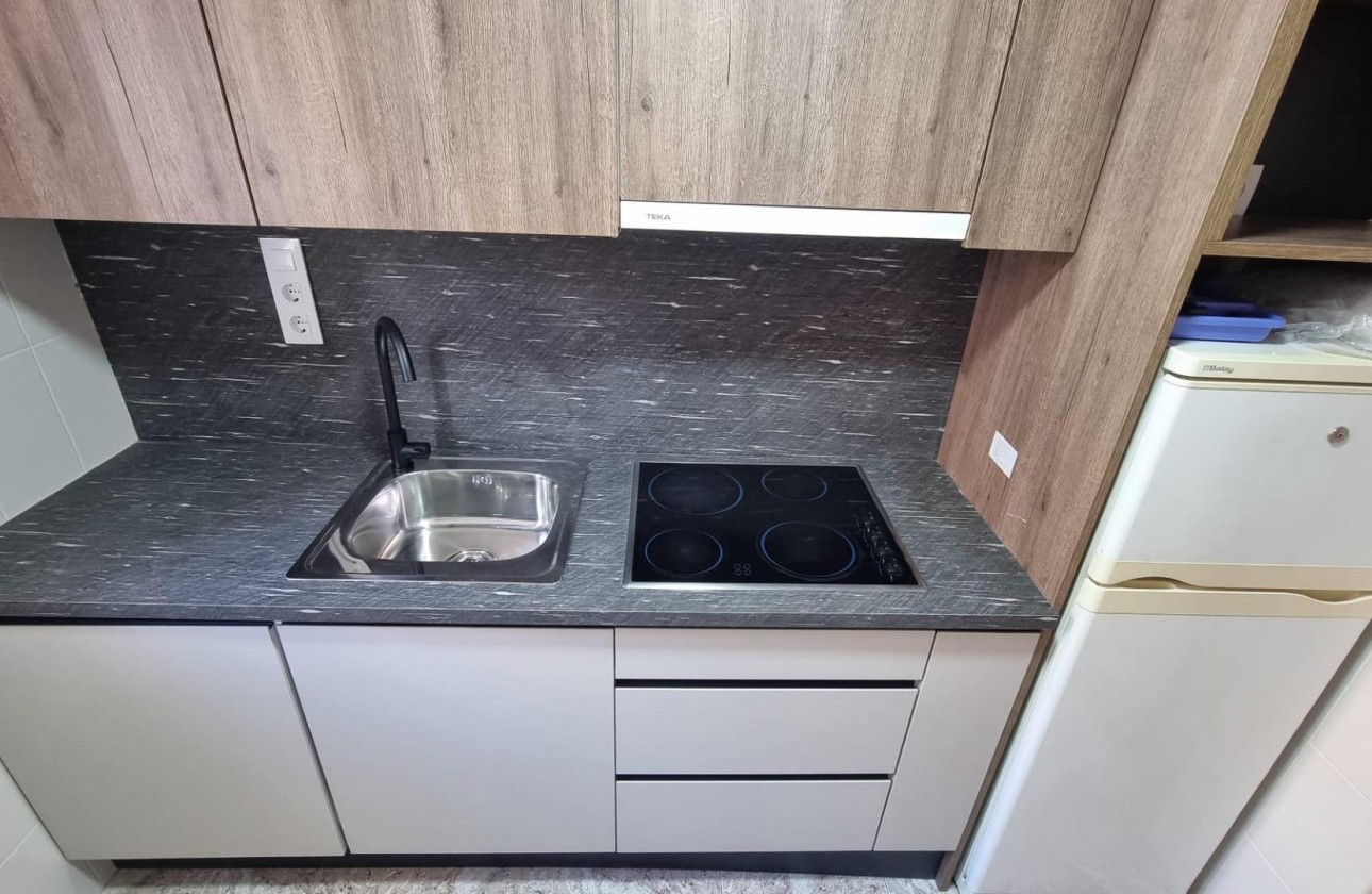 Resale - Apartment / flat - Torrevieja - Acequion