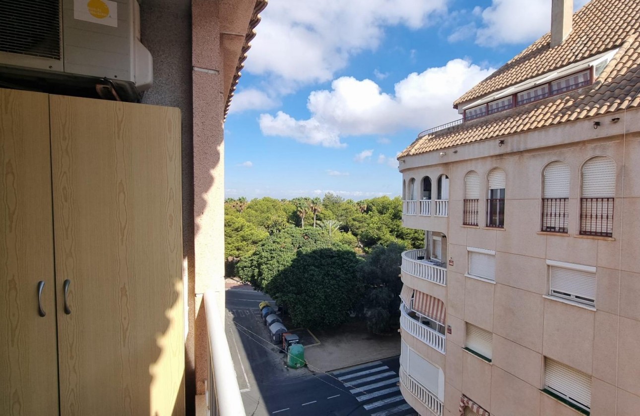 Resale - Apartment / flat - Torrevieja - Acequion
