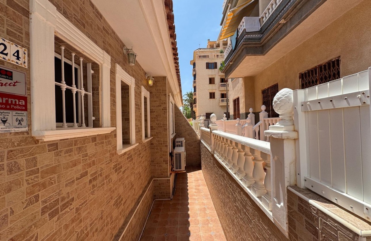 Reventa - Chalet - Guardamar del Segura - Urbanizaciones