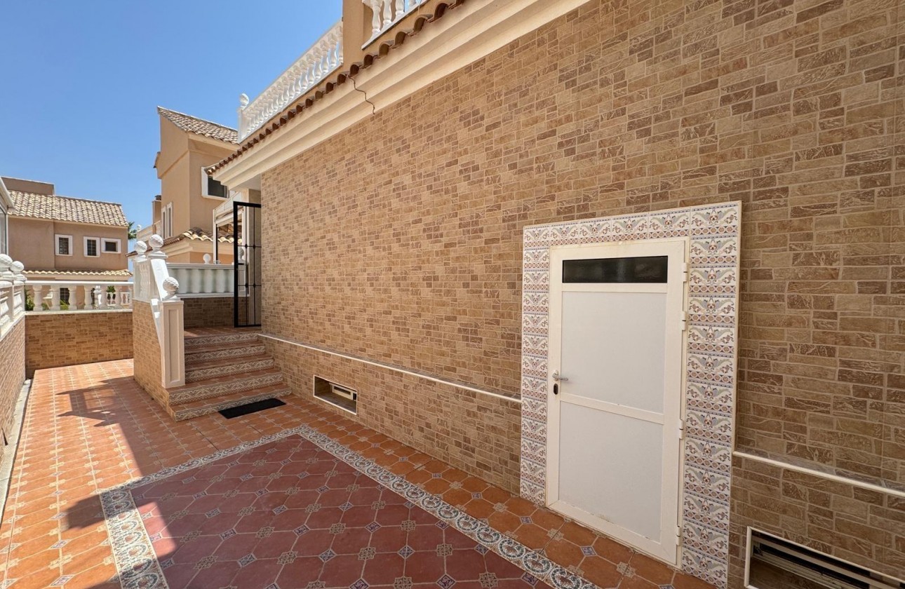 Reventa - Chalet - Guardamar del Segura - Urbanizaciones