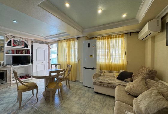 Reventa - Chalet - Guardamar del Segura - Urbanizaciones