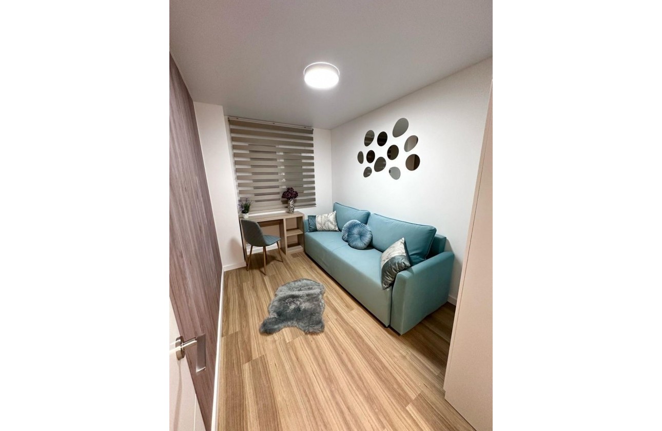 Resale - Apartment / flat - Torrevieja - Estacion de autobuses