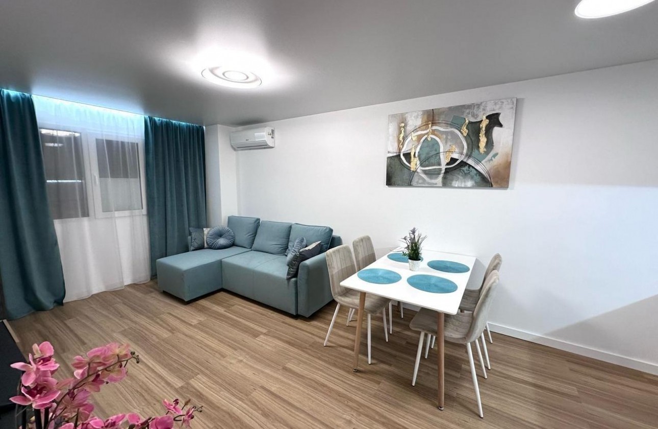 Resale - Apartment / flat - Torrevieja - Estacion de autobuses