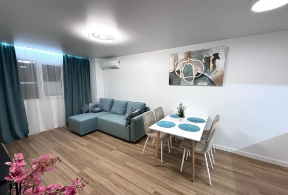 Resale - Apartment / flat - Torrevieja - Estacion de autobuses