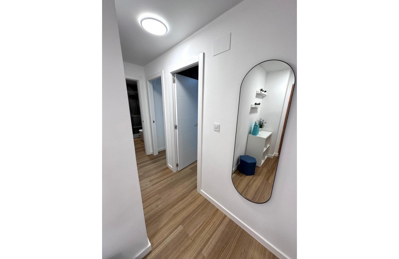 Resale - Apartment / flat - Torrevieja - Estacion de autobuses