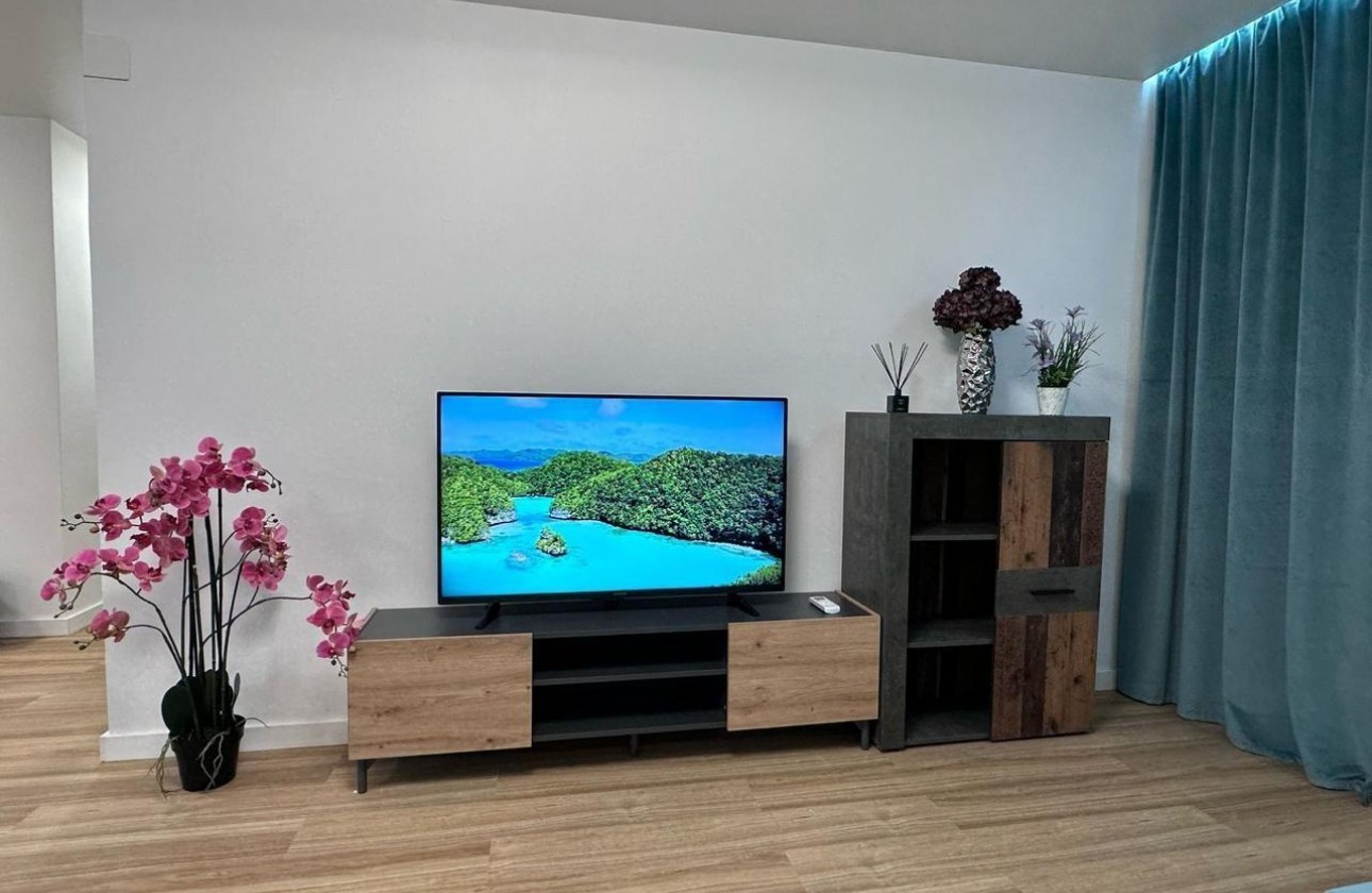 Resale - Apartment / flat - Torrevieja - Estacion de autobuses