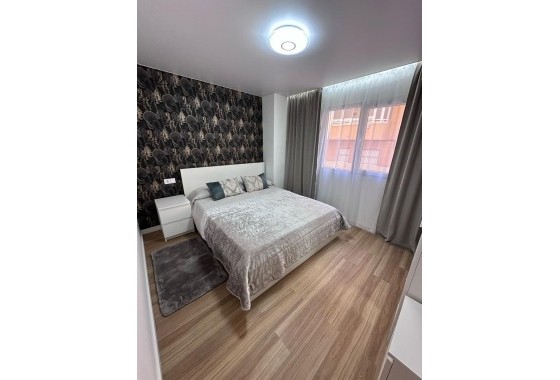 Resale - Apartment / flat - Torrevieja - Estacion de autobuses