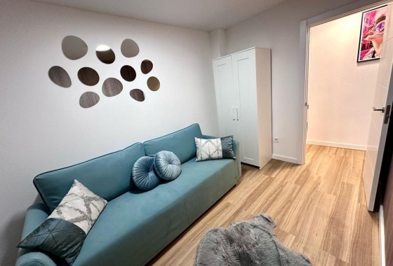 Resale - Apartment / flat - Torrevieja - Estacion de autobuses
