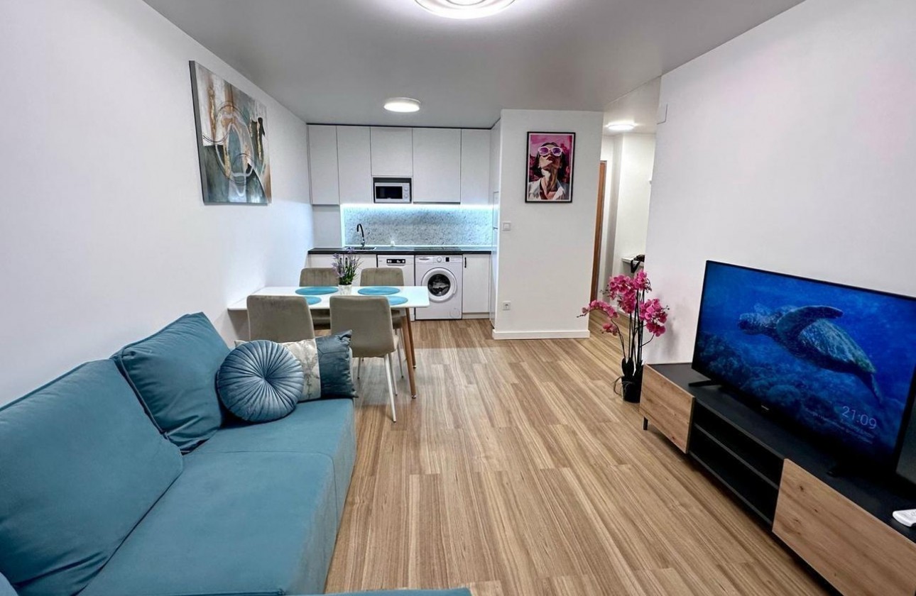 Resale - Apartment / flat - Torrevieja - Estacion de autobuses