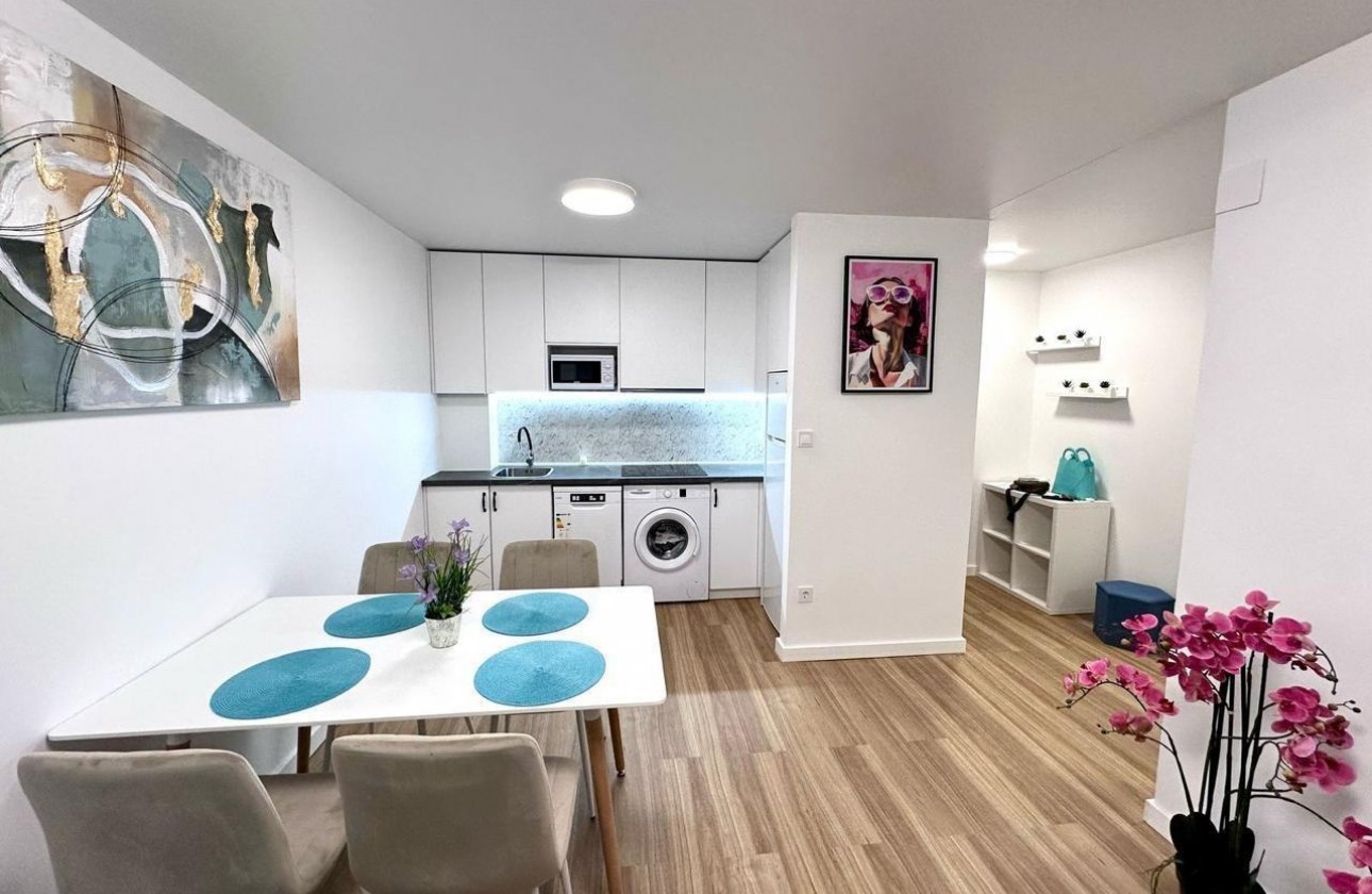 Resale - Apartment / flat - Torrevieja - Estacion de autobuses