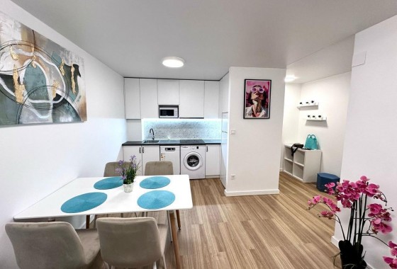 Resale - Apartment / flat - Torrevieja - Estacion de autobuses