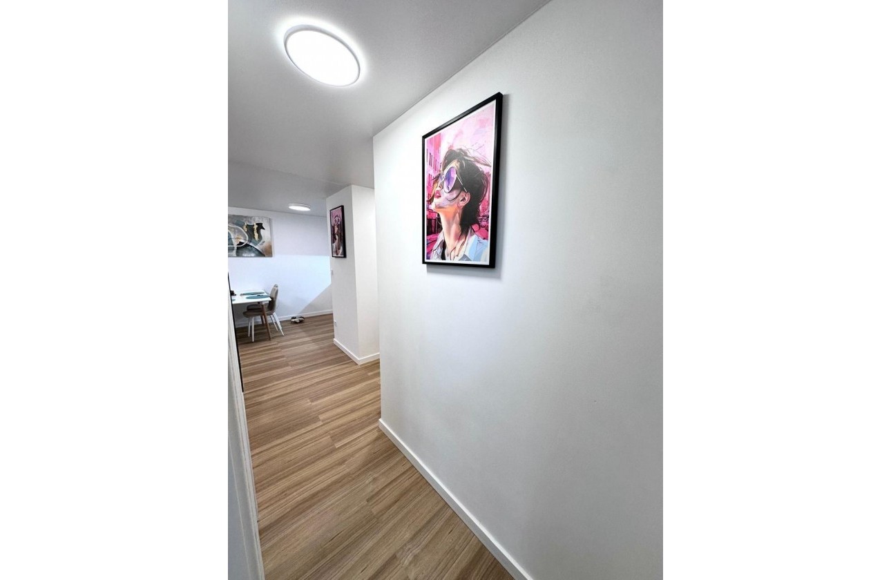 Resale - Apartment / flat - Torrevieja - Estacion de autobuses