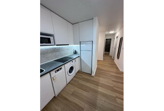 Resale - Apartment / flat - Torrevieja - Estacion de autobuses