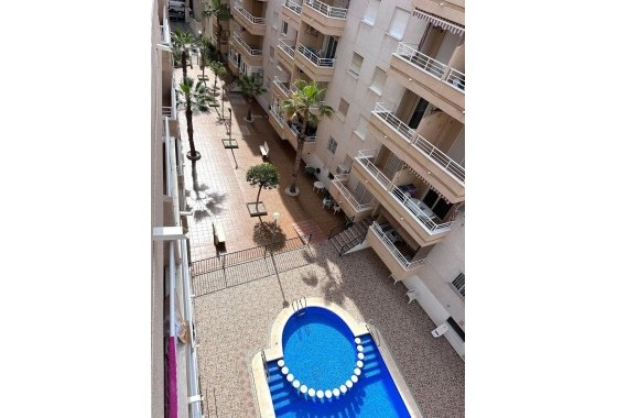 Resale - Apartment / flat - Torrevieja - Estacion de autobuses