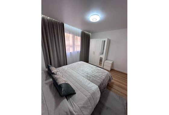 Resale - Apartment / flat - Torrevieja - Estacion de autobuses