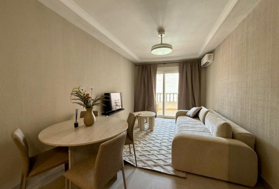 Resale - Apartment / flat - Torrevieja - Playa del Cura