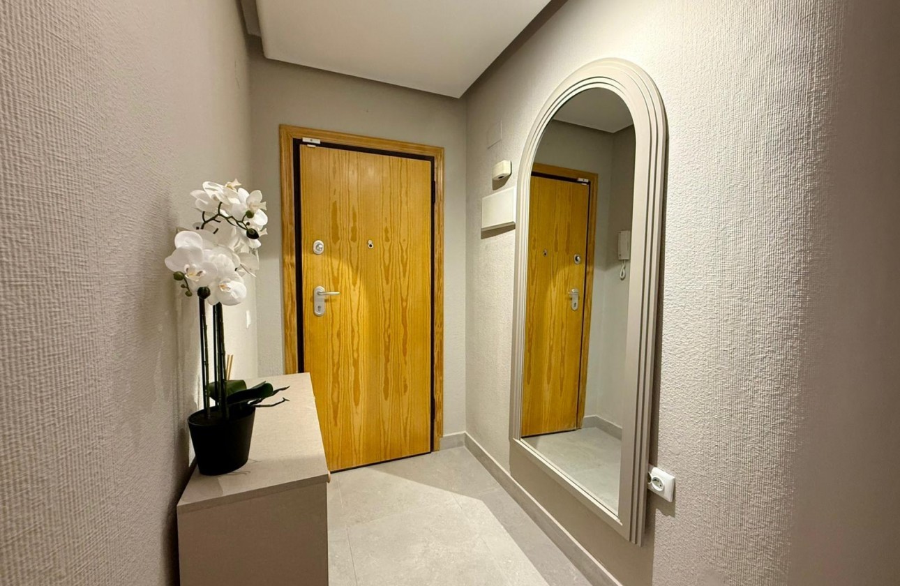 Resale - Apartment / flat - Torrevieja - Playa del Cura