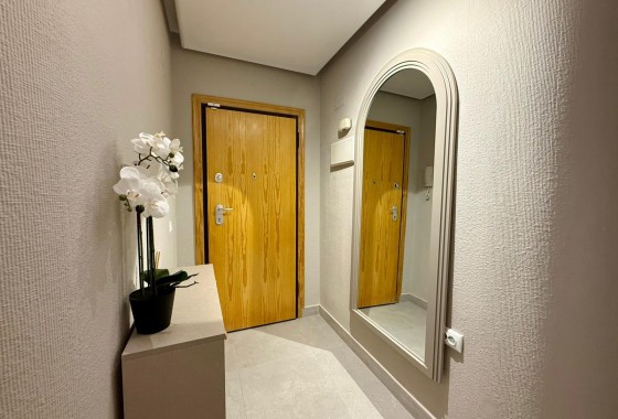 Resale - Apartment / flat - Torrevieja - Playa del Cura