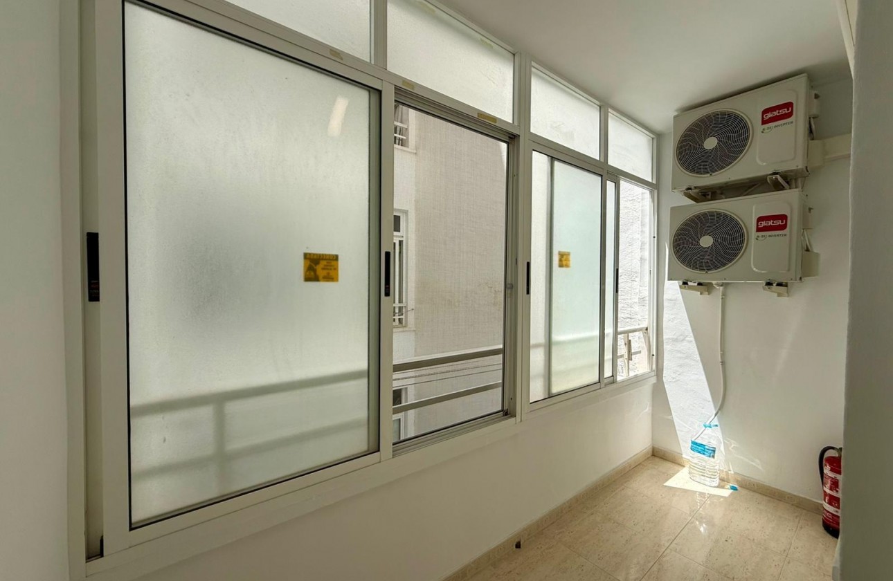Resale - Apartment / flat - Torrevieja - Playa del Cura