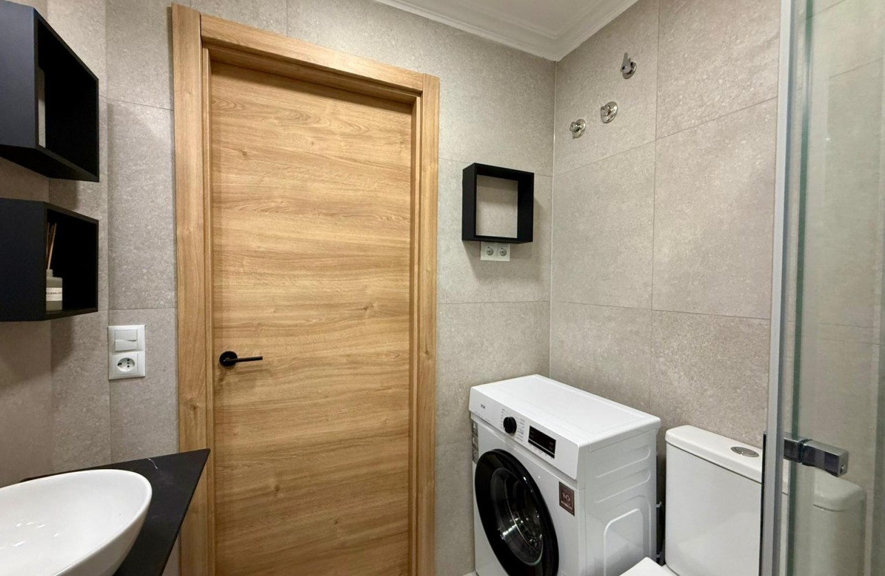 Resale - Apartment / flat - Torrevieja - Playa del Cura