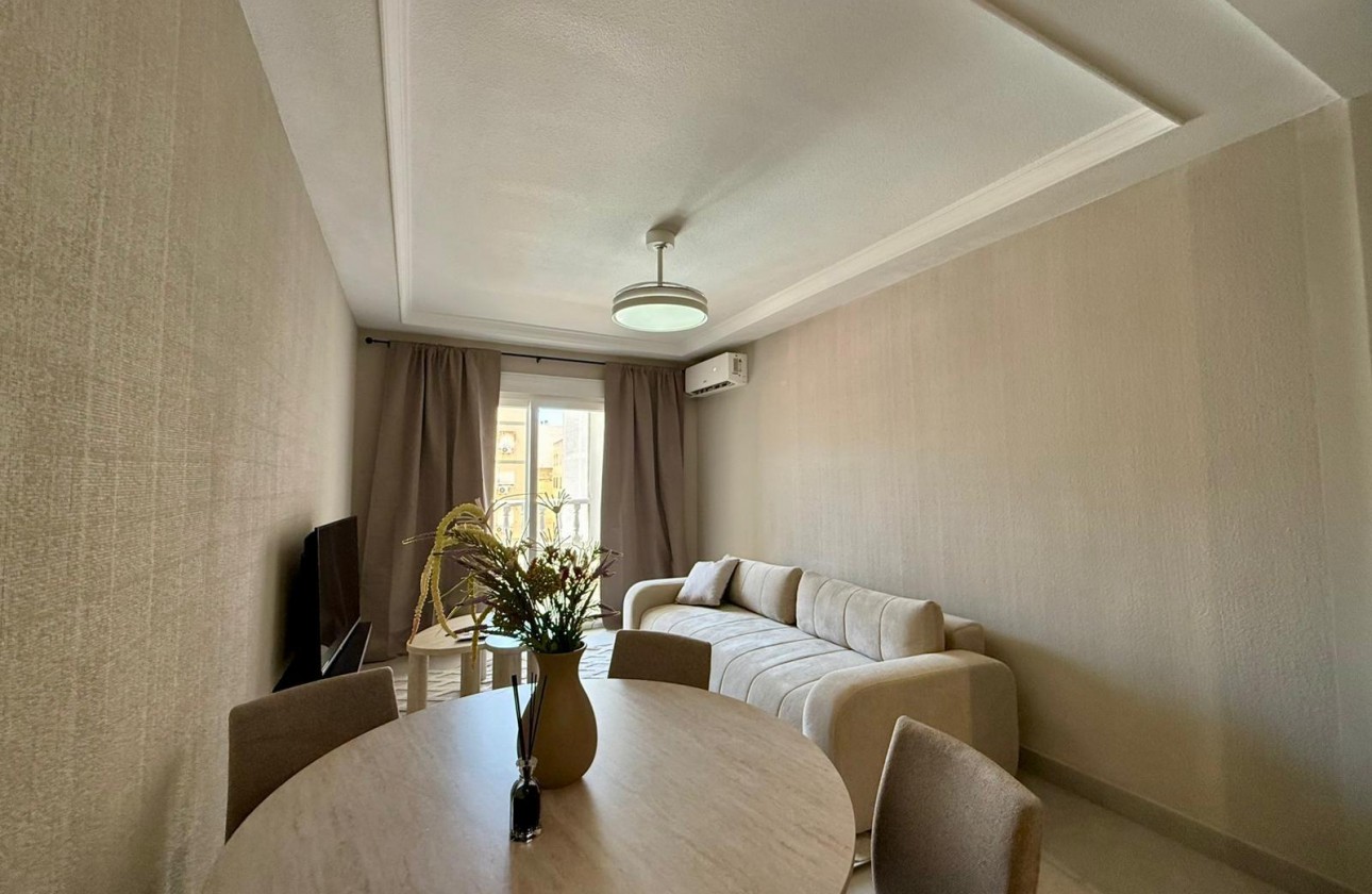 Resale - Apartment / flat - Torrevieja - Playa del Cura