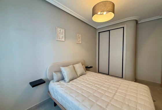Resale - Apartment / flat - Torrevieja - Playa del Cura