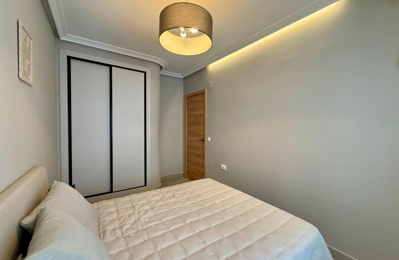 Resale - Apartment / flat - Torrevieja - Playa del Cura