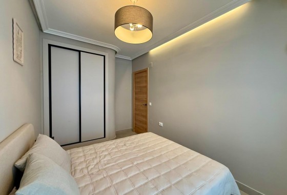 Resale - Apartment / flat - Torrevieja - Playa del Cura