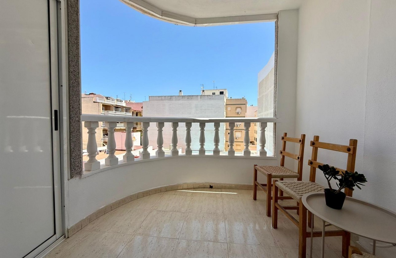 Resale - Apartment / flat - Torrevieja - Playa del Cura
