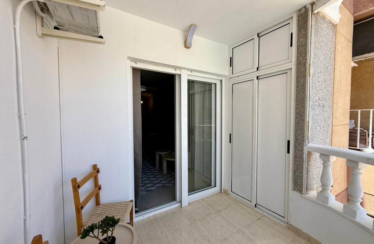 Resale - Apartment / flat - Torrevieja - Playa del Cura