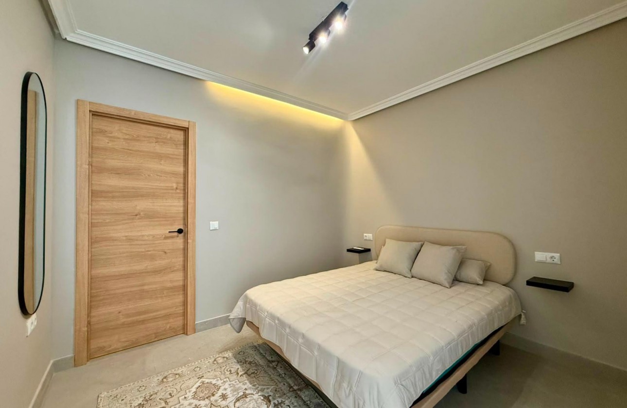 Resale - Apartment / flat - Torrevieja - Playa del Cura