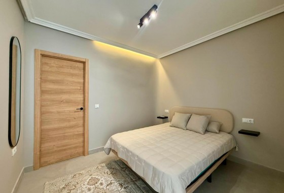 Resale - Apartment / flat - Torrevieja - Playa del Cura
