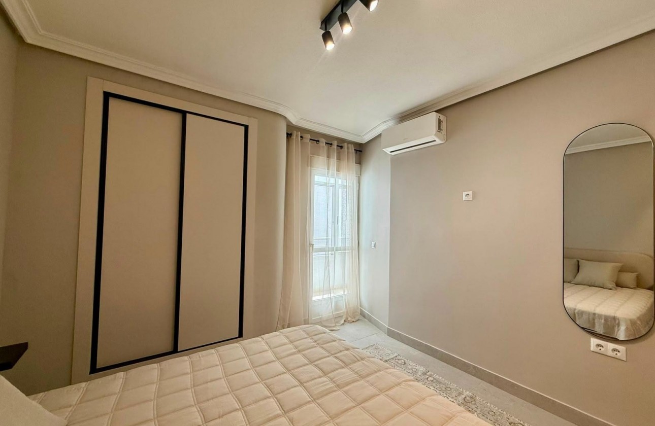 Resale - Apartment / flat - Torrevieja - Playa del Cura