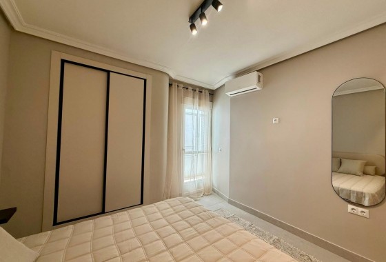 Resale - Apartment / flat - Torrevieja - Playa del Cura