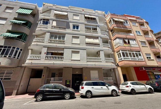 Resale - Apartment / flat - Torrevieja - Playa del Cura