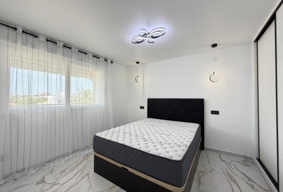 Resale - Apartment / flat - Orihuela Costa - La Zenia