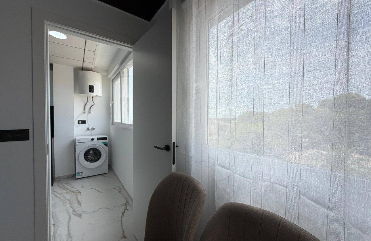 Resale - Apartment / flat - Orihuela Costa - La Zenia