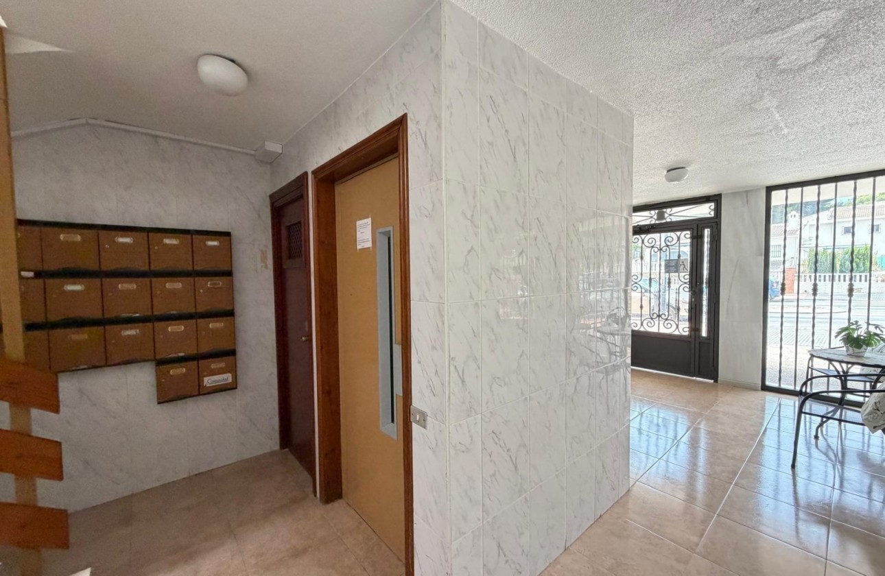 Resale - Apartment / flat - Orihuela Costa - La Zenia
