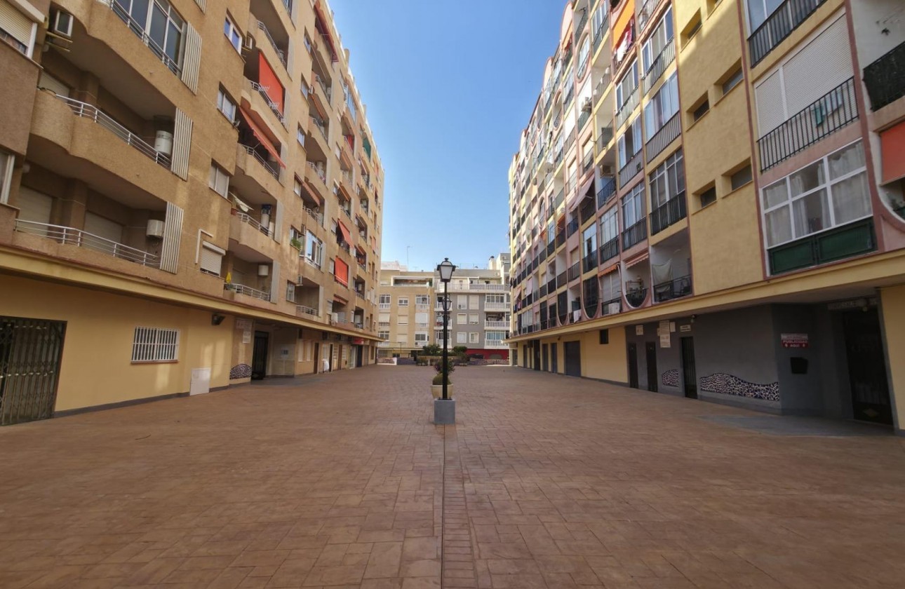 Resale - Apartment / flat - Torrevieja - Playa del Cura