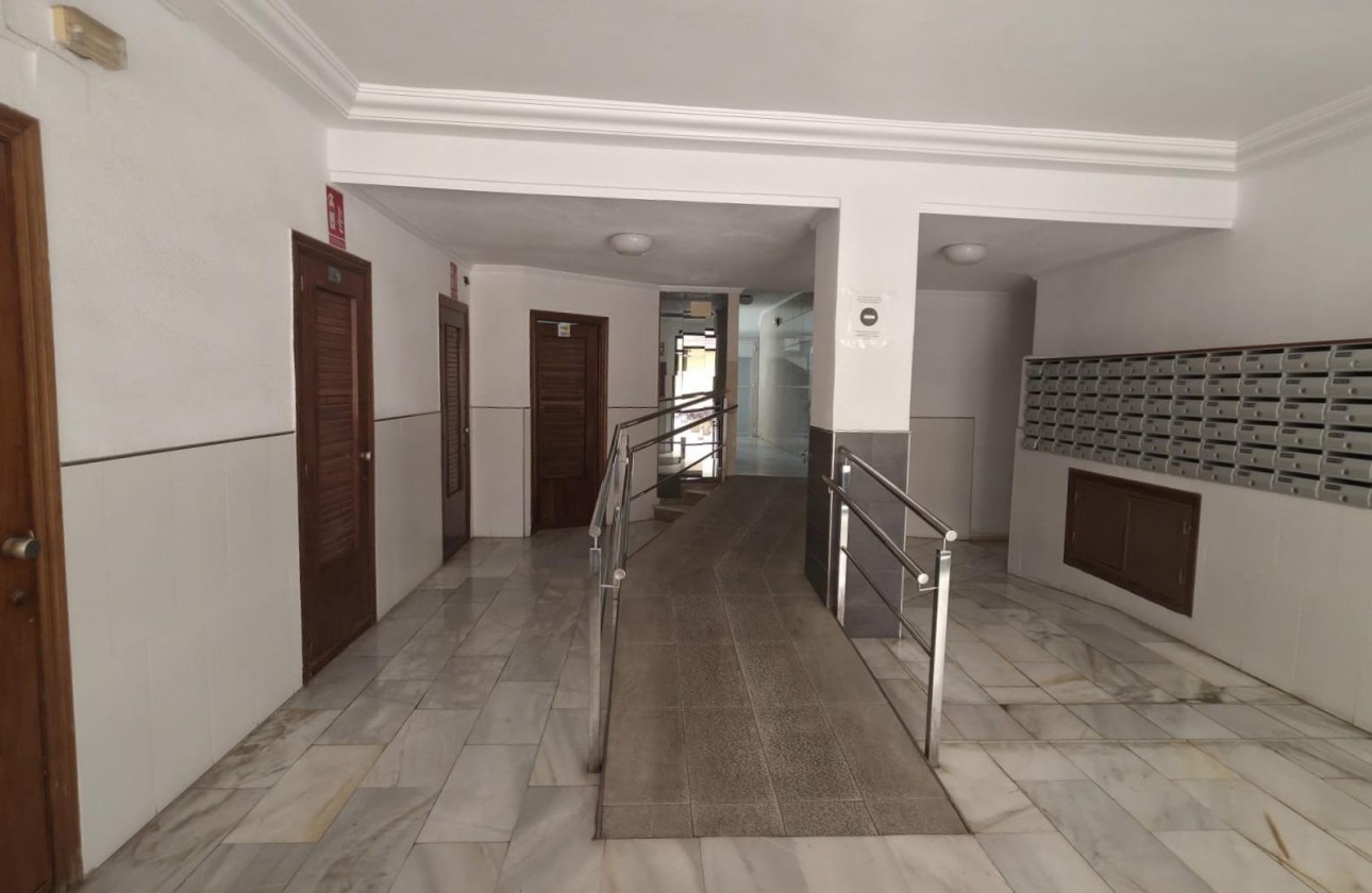 Resale - Apartment / flat - Torrevieja - Playa del Cura