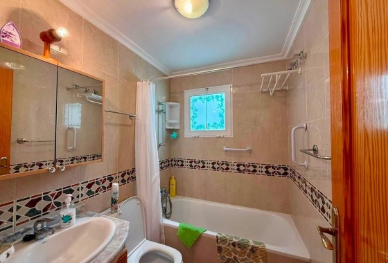 Resale - Apartment / flat - Torrevieja - Playa del Cura