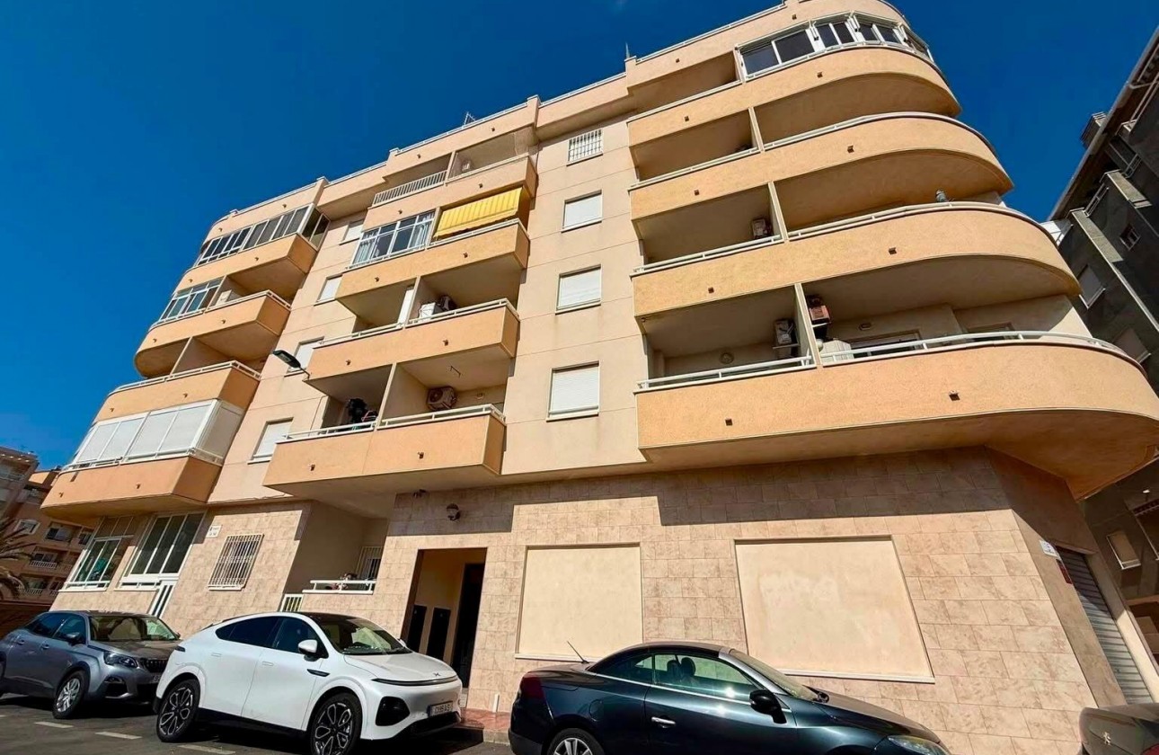 Resale - Apartment / flat - Torrevieja - Playa del Cura