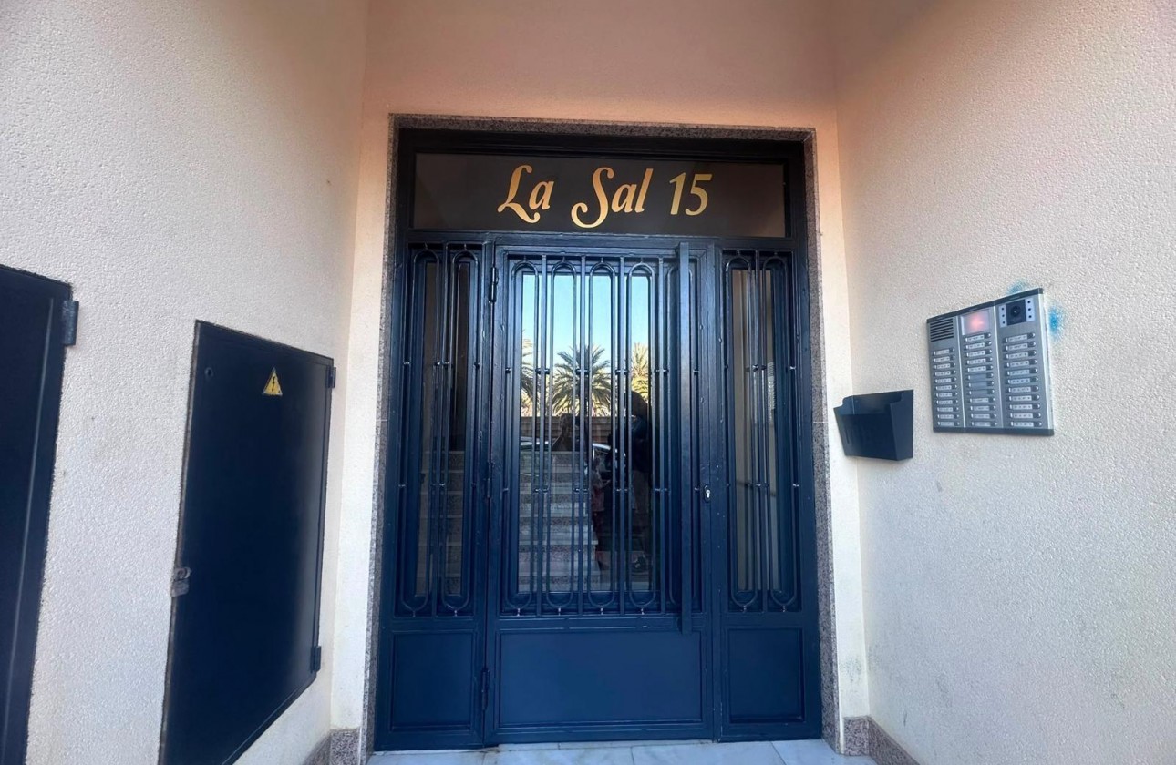 Resale - Apartment / flat - Torrevieja - Playa del Cura