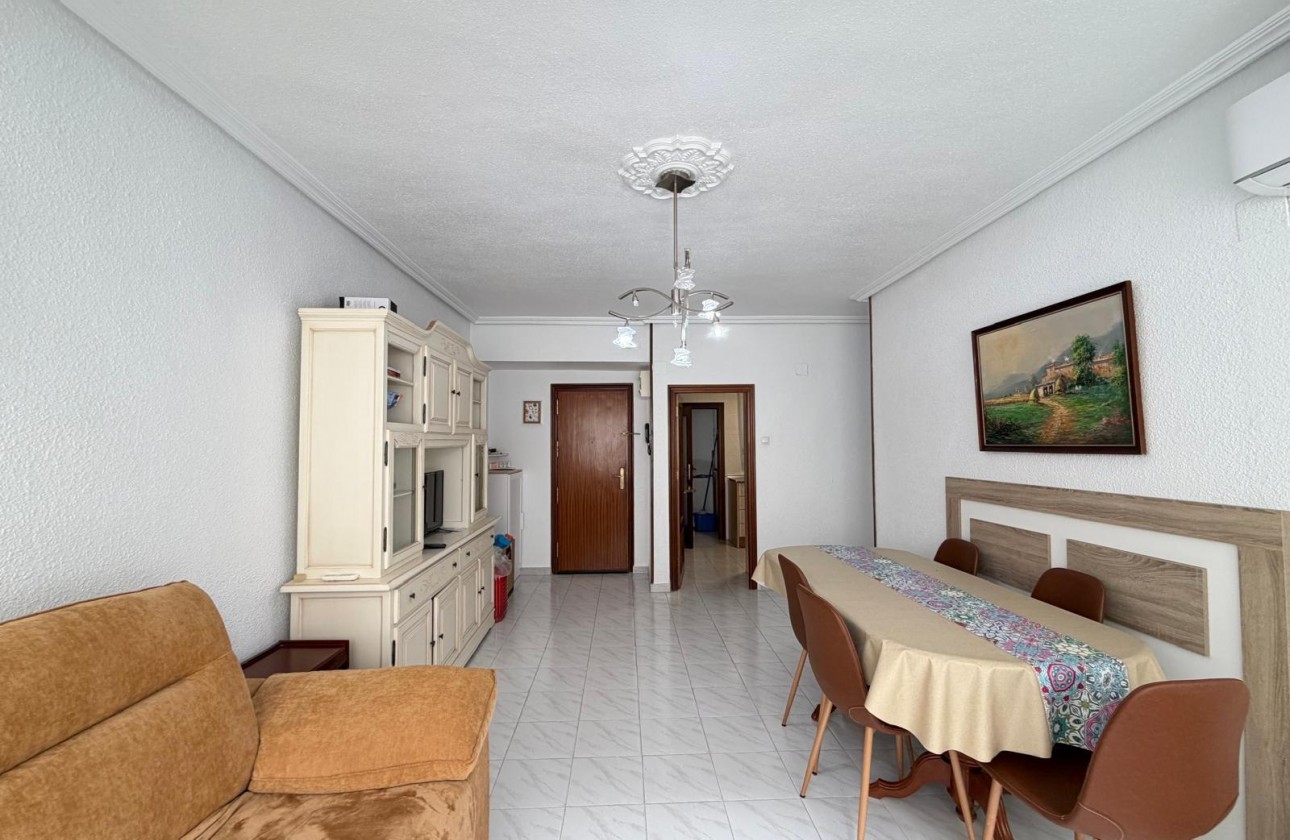 Resale - Apartment / flat - Torrevieja - Estacion de autobuses