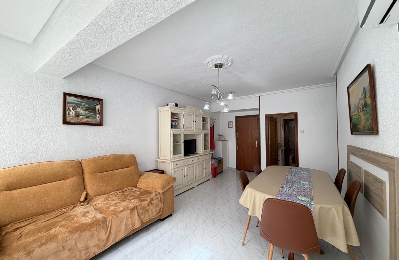 Resale - Apartment / flat - Torrevieja - Estacion de autobuses