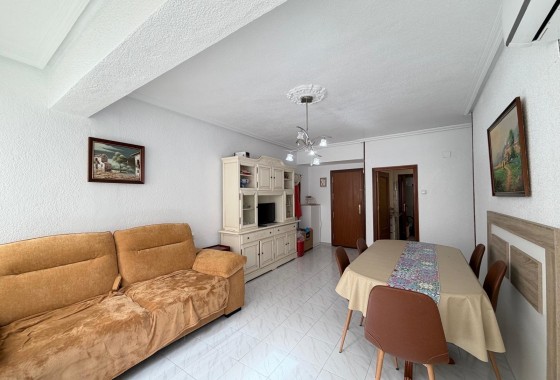 Resale - Apartment / flat - Torrevieja - Estacion de autobuses