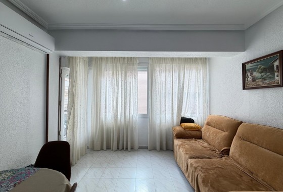 Resale - Apartment / flat - Torrevieja - Estacion de autobuses