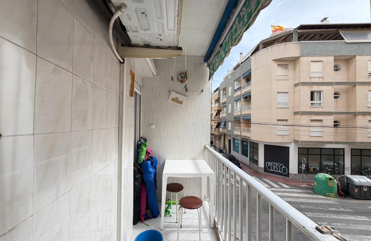 Resale - Apartment / flat - Torrevieja - Estacion de autobuses